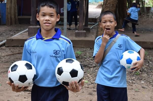 タイ子供の村学園孤児院サッカー