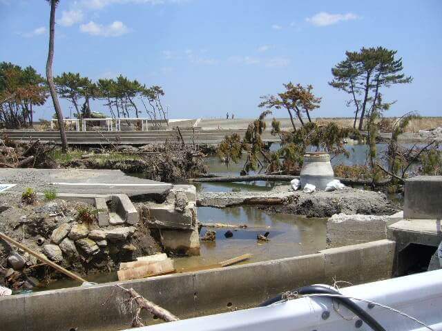 東日本大震災橋崩壊