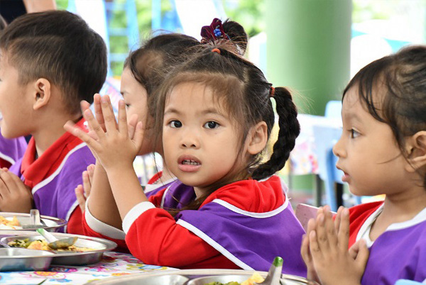 タイの幼稚園の子ども達を支援
