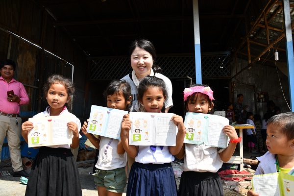 カンボジアの子ども達健康チェック