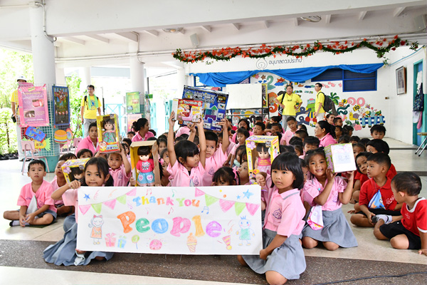 カンボジアの子ども達からピープルさんへ感謝のお絵描き