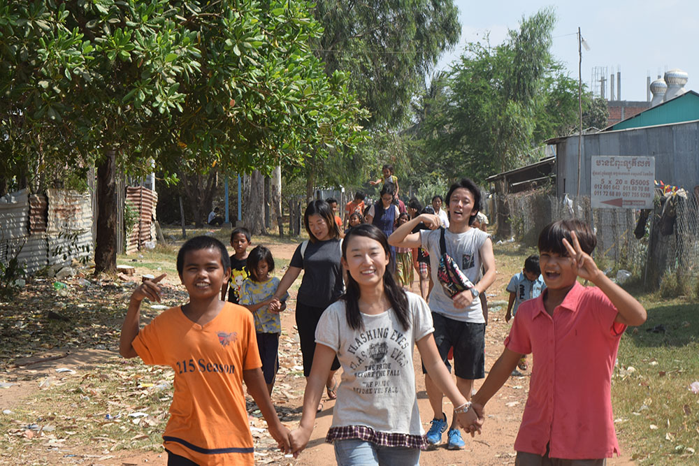 カンボジアの孤児院に暮らす子供たち