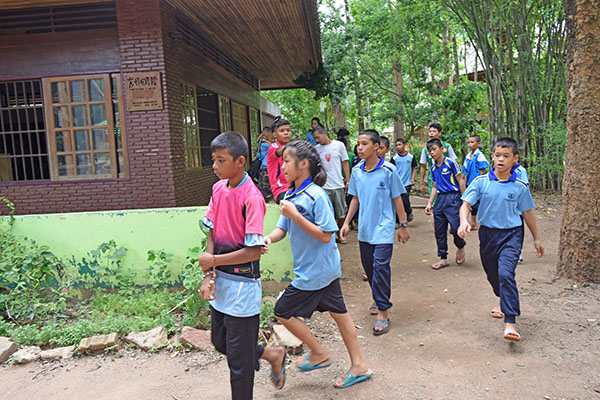 タイ子供の村学園孤児院の子ども達