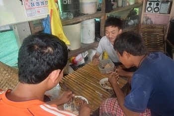 学校給食プログラム