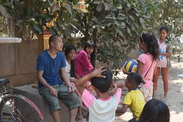 ダック島クバールコッ小学校の子ども達