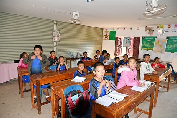 ドンナクン小学校の生徒