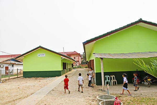 ラオスドンナクン小学校と幼稚園完成