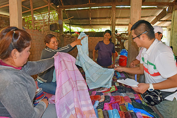 カンボジアの民芸品